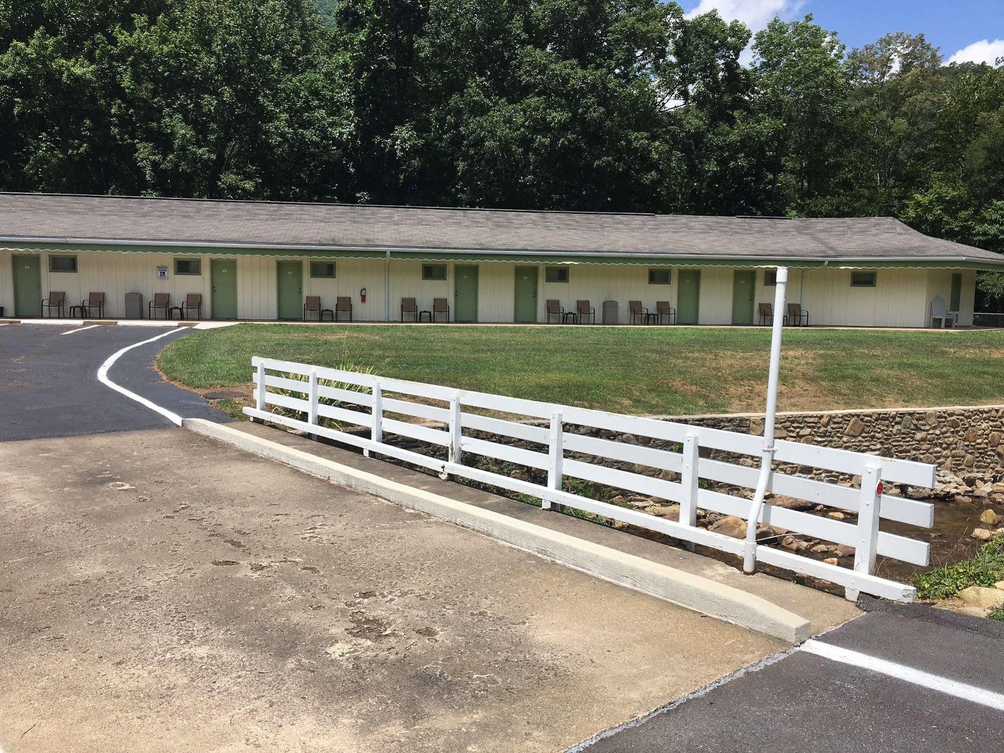 River Point Lodge Maggie Valley Exterior photo